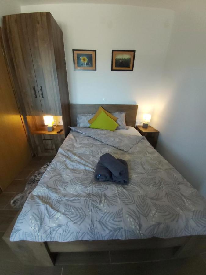 Studio Apartman Draga Velika Ludina Eksteriør billede